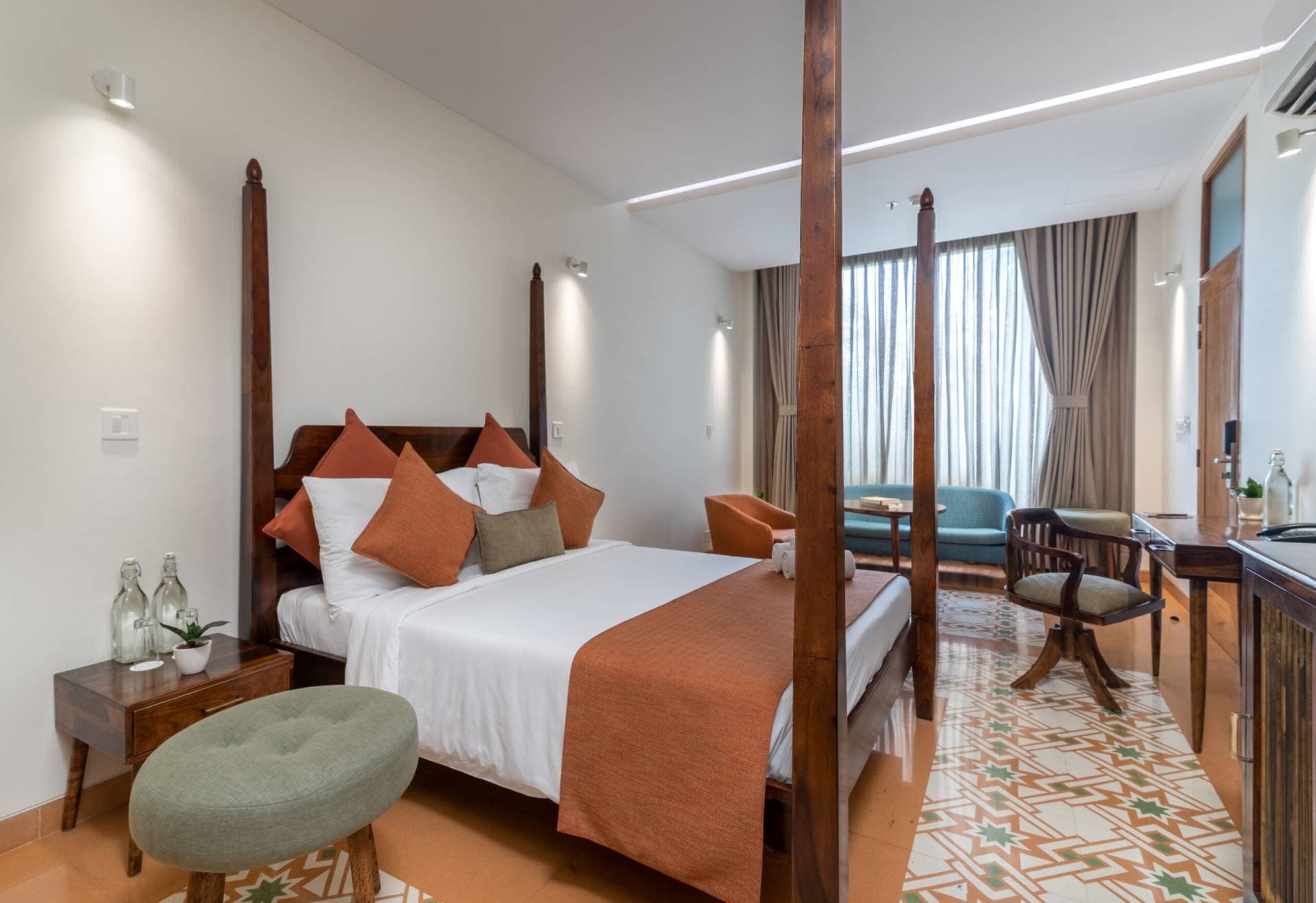 /luxury-room/Livng-at-naad73614dbe-e6cd-4613-9781-3a7728f0047b-scaled-1.jpg